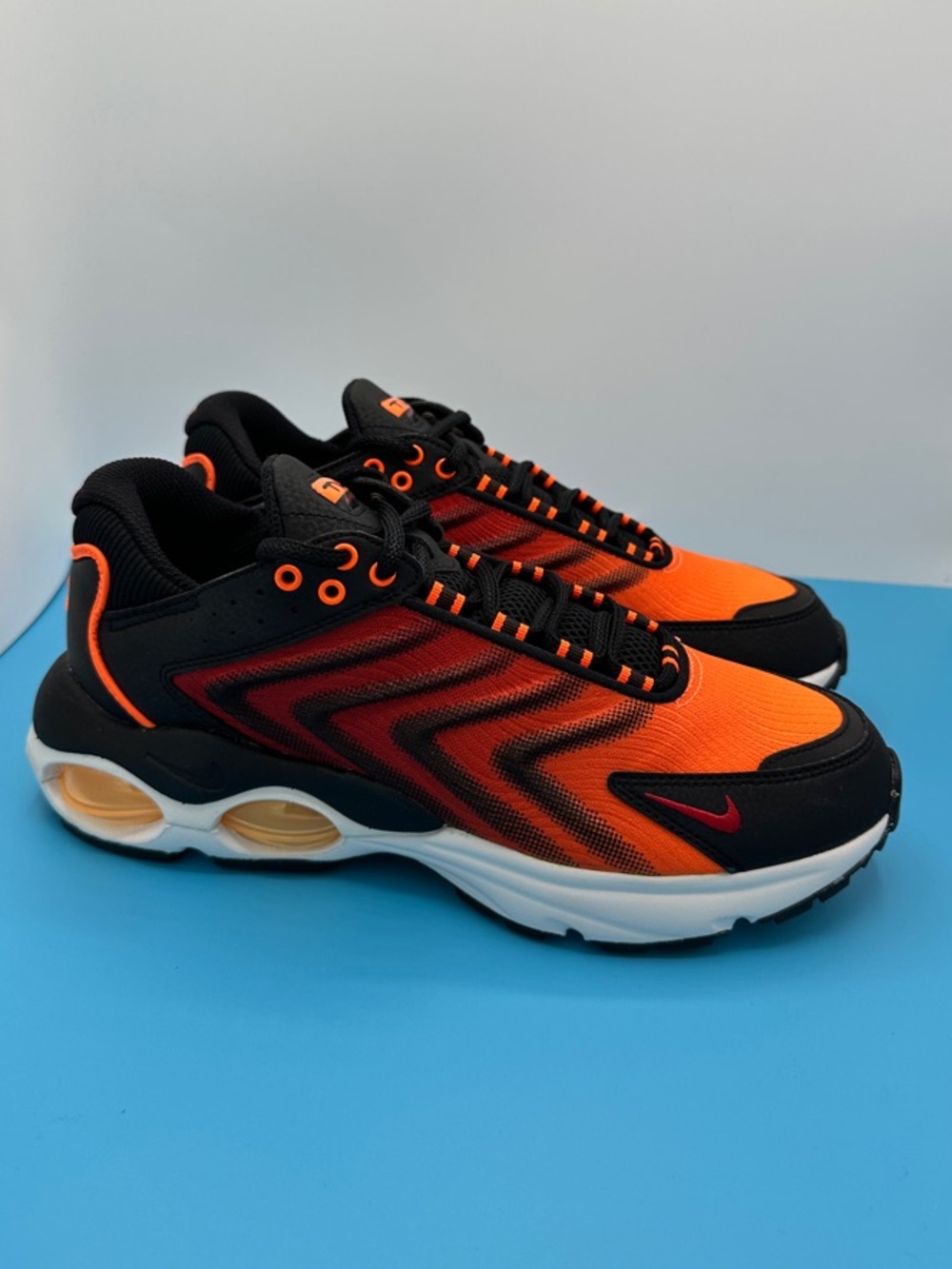 NEW! Nike  AIR MAX TW SE Mens size 8 Womens 9.5 Brand new,  box no lid